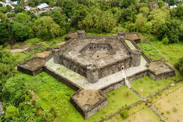 Menyusuri Jejak Sejarah Benteng Belgica di Banda Neira: Warisan Kolonial Belanda yang Terawat