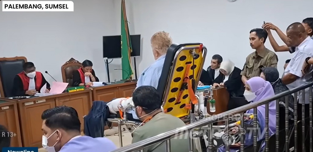 Meski Sakit, Haji Alim Tetap Hadiri Sidang Perdana di PN Palembang dengan Tegas