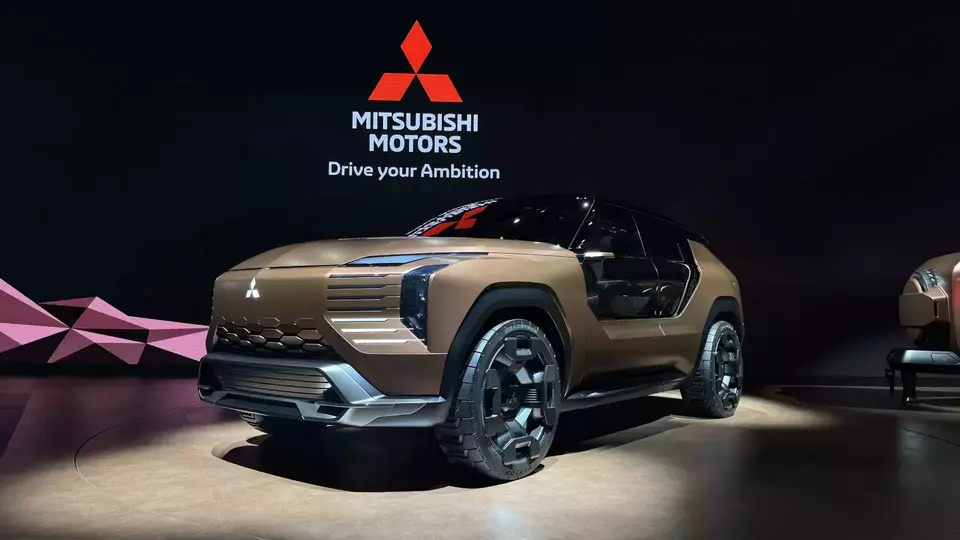 Mitsubishi Elevance Diduga Jadi Acuan Desain Outlander Baru, Bukan Pajero