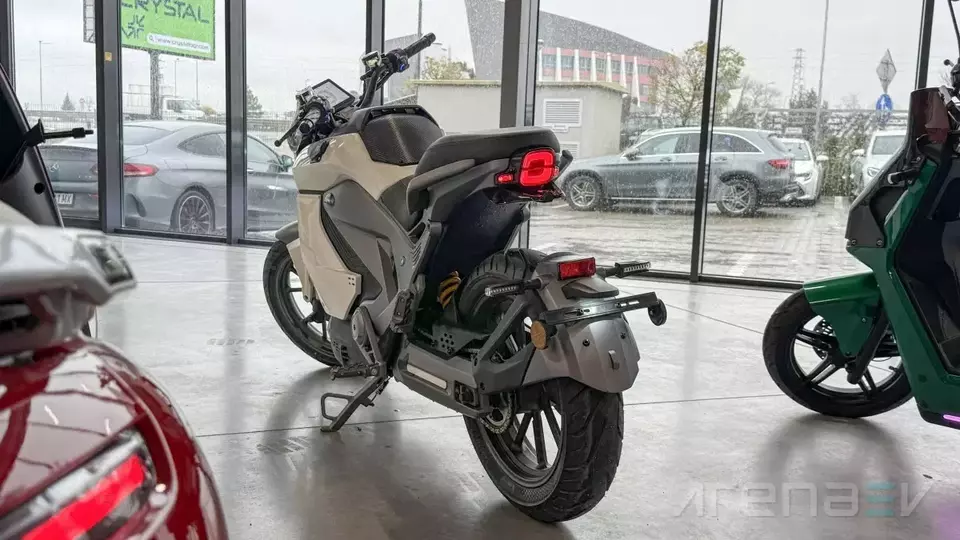 Motor Listrik dengan Baterai Baru Tembus Jarak 250 Km Sekali Cas, Ini Faktanya