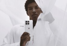 Motorola Edge 70 Edisi Spesial Rilis dengan Finishing Swarovski dan Warna Cloud Dancer