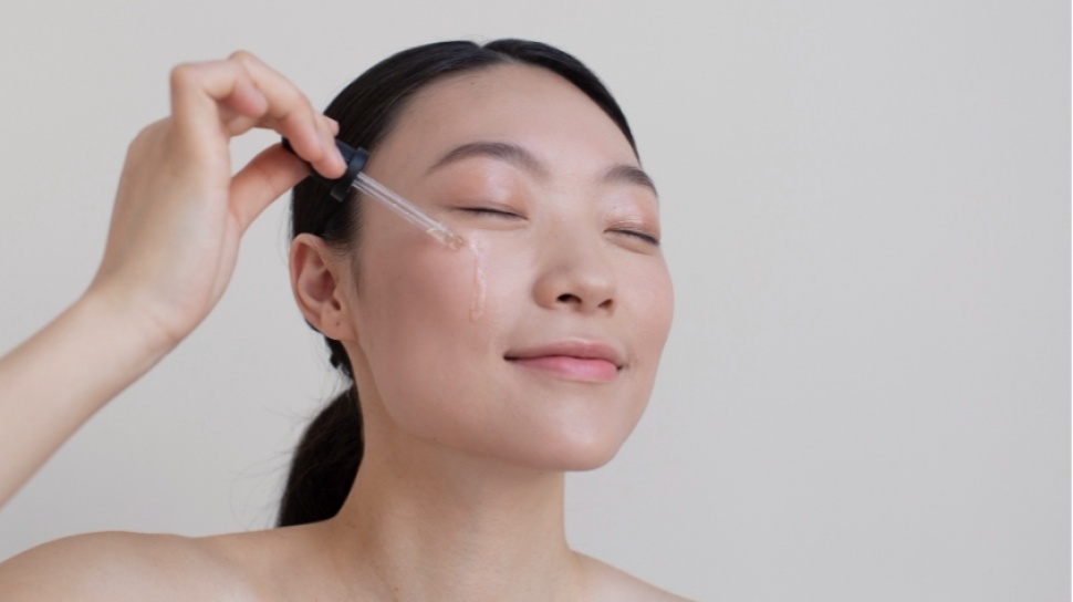 Mulai Retinol hingga Diamond, 3 Serum Anti-Aging Terbaik dari Somethinc untuk Kulit Awet Muda