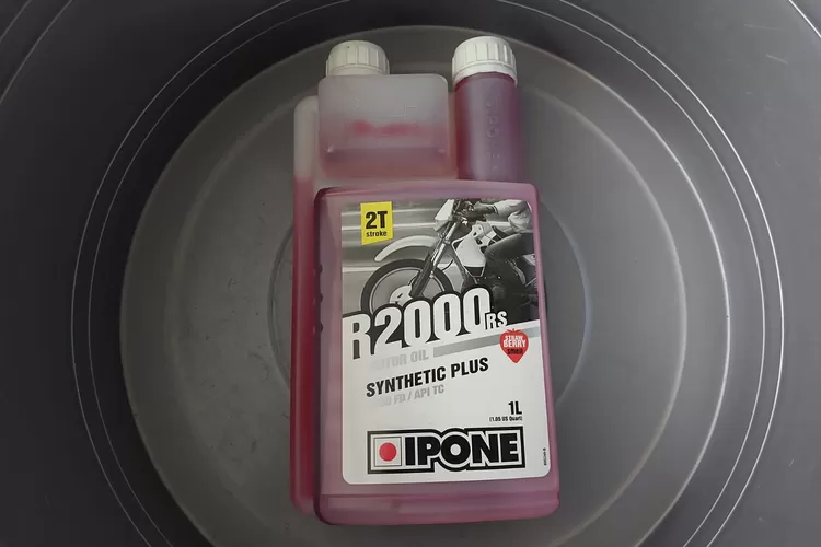 Oli Samping Terbaik Harga Hemat, Pilihan Andal untuk Motor Bensin Campuran Etanol 10%