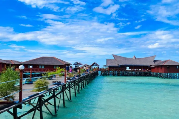 Panduan Wisata Pulau Derawan: Lokasi, Tips Liburan, dan Daya Tarik Alamnya Lengkap