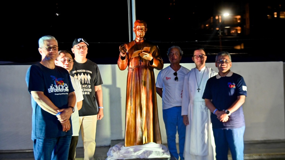 Patung Bruder Honoratus: Simbol Integritas yang Satukan Komunitas Alumni secara Solid