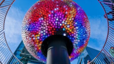 Perayaan Malam Tahun Baru di Times Square Hadirkan Penurunan Bola Kedua yang Spektakuler