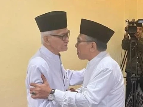 Persetujuan Muktamar NU Ke-35, Kiai Miftach dan Gus Yahya Selesaikan Islah di Lirboyo