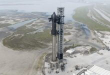 Perusahaan Teknologi Tampilkan Replika Baru Kapal Antariksa Starship dengan Desain Maju