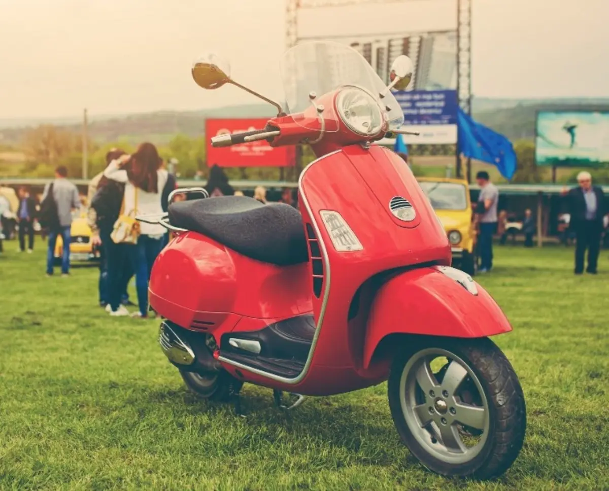 Pilihan Motor Listrik Hemat Energi dan Nyaman untuk Pengemudi Ojol Sehari-hari