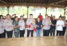 Polres Tangsel Terima Saung Bambu dari Astra Daihatsu untuk Dukung Ketahanan Pangan