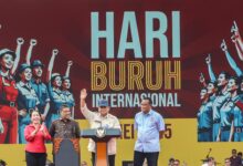 Prabowo Umumkan Rumus Kenaikan Upah Malam Ini, KSPSI Tolak Formula Upah Minimum