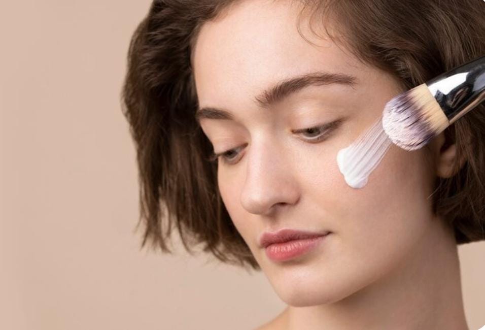 Rahasia Pori-Pori Tersamarkan: Rekomendasi Primer Terbaik untuk Kulit Halus dan Tahan Lama