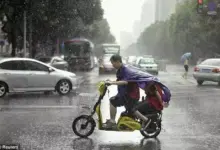 Risiko Penggunaan Sepeda Listrik di Jalan Raya Dibanding Motor Listrik: Fakta dan Analisis