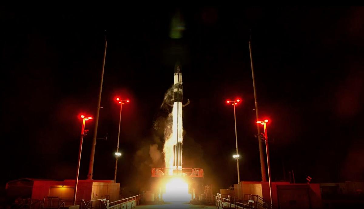 Rocket Lab Luncurkan 4 Satelit Eksperimental 'DiskSats' untuk Misi Militer Terbaru