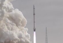 Roket Peluncur Serbaguna Tembus Orbit, Namun Sistem Pemulihan Booster Gagal Total