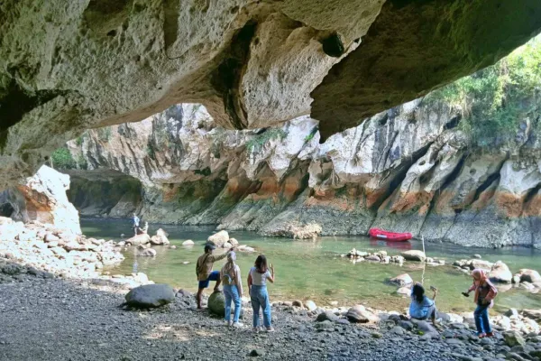 Sanghyang Kenit Bandung: Destinasi Tersembunyi Cantik di Tengah Alam Liar Jawa Barat