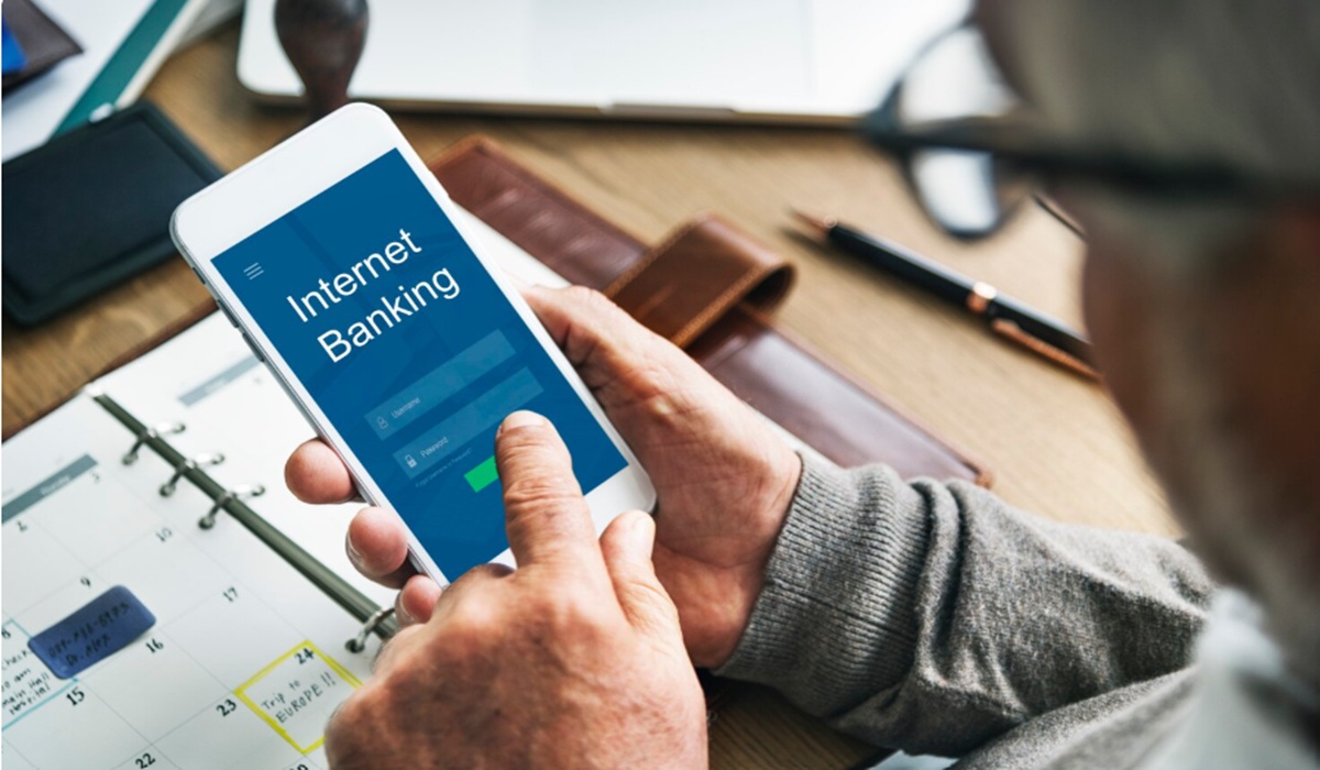 Survei: Keamanan Tabungan dan Deposito Jadi Prioritas Utama Nasabah di Tengah Tekanan Ekonomi