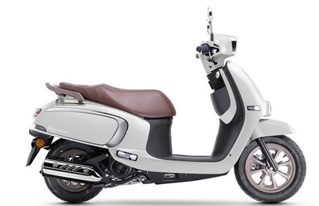 Suzuki Rilis Skutik Retro Bergaya Italia, Harga Resmi yang Bikin Terperanjat!