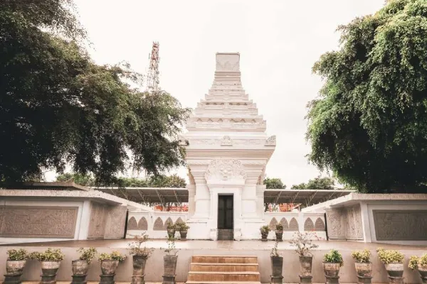 Taman Blambangan Banyuwangi: Spot Nongkrong Favorit di Jantung Kota yang Asri dan Nyaman
