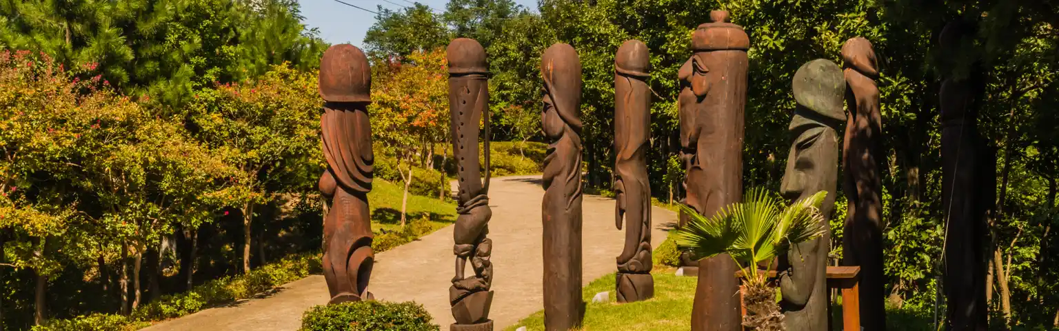 Taman Haesindang Samcheok: Destinasi Unik dengan Legenda Menarik di Korea Selatan