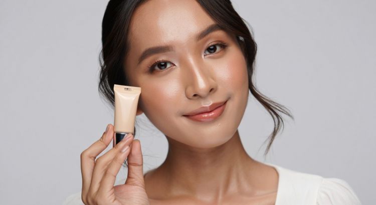 Tampil Flawless Sepanjang Hari: 4 Foundation Favorit untuk Kulit Cerah Bebas Oksidasi