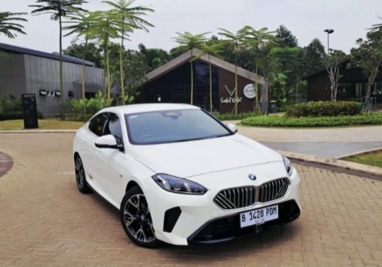 Test Drive BMW 218i Gran Coupe M Sport: Mengulas Ekspektasi vs Kenyataan di Jalanan