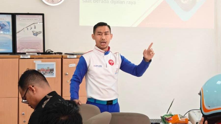 Tips Aman Berkendara: Program Safety Riding untuk Pegawai Industri Otomotif di Makassar Tips Aman Berkendara: Program Safety Riding untuk Pegawai Industri Otomotif di Makassar