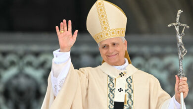 Transformasi Tradisi Vatikan Terlihat dalam Misa Natal Pertama Paus Leo XIV