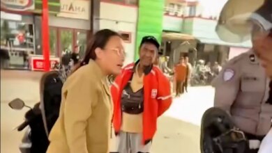 Viral Emak-emak Minta Didahulukan di SPBU: Alasan dan Reaksi Rp10 Ribu Saja