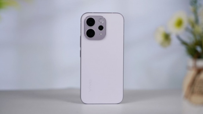 Vivo S50 Hadir dengan Chip Snapdragon Terbaru, Kamera Periskop 50MP, dan Daya Tahan Baterai Besar