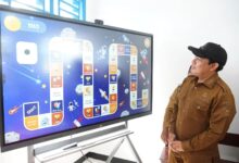 Walikota Bengkulu Pastikan Revitalisasi Sekolah dan Penggunaan Smart TV Berjalan Optimal