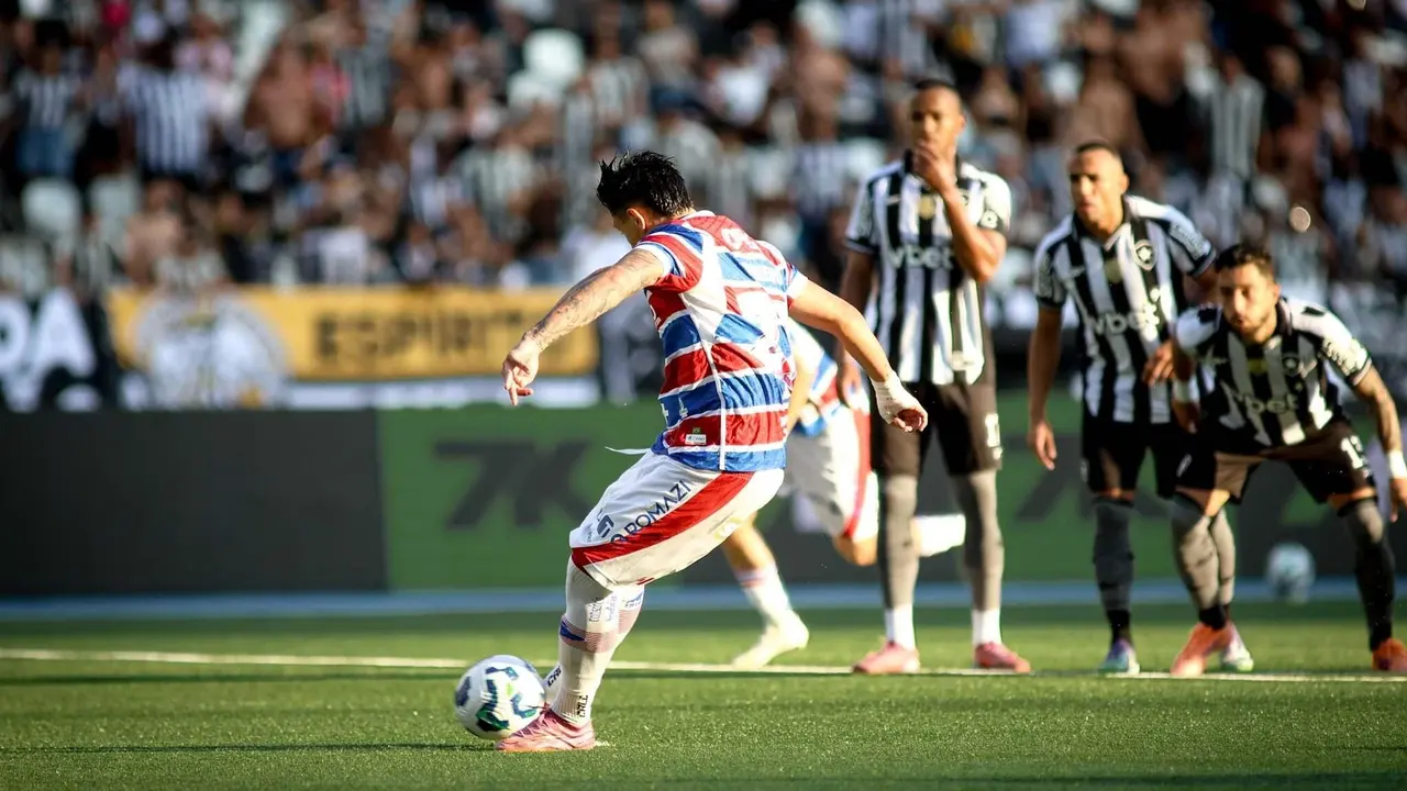 Web Geger Usai Penalti Kontroversial Fortaleza vs Botafogo, Netizen Sebut 'Maravilhoso'