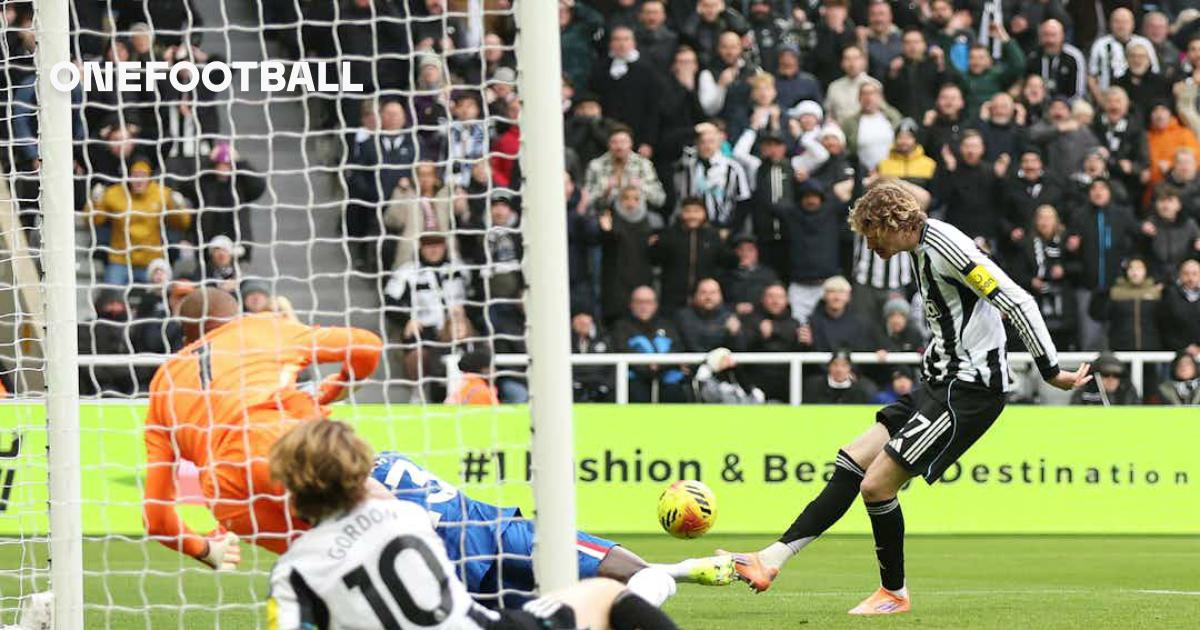 Woltemade Pecahkan Rekor Klub, Derby Malang Dilupakan Setelah 20 Menit Pertandingan