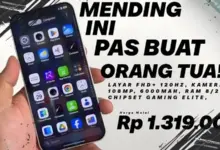 10 Pilihan HP Terjangkau dengan Layar Lebar dan Kapasitas Baterai Besar untuk Senior