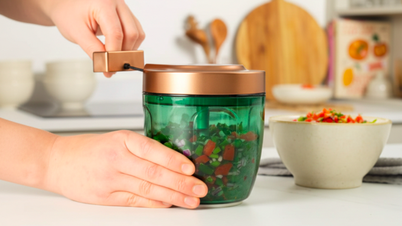 5 Alat Dapur Manual Paling Praktis untuk Memasak Sehari-hari, Wajib Punya di Rumah! 5 Alat Dapur Manual Paling Praktis untuk Memasak Sehari-hari, Wajib Punya di Rumah!