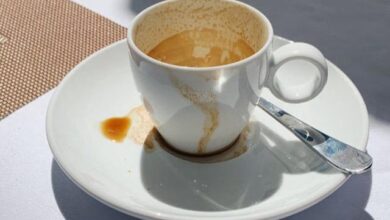 5 Cara Ampuh Menghilangkan Noda Teh dan Kopi di Cangkir dengan Mudah dan Cepat