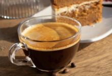 5 Makanan yang Sebaiknya Tidak Dikonsumsi Bersama Kopi agar Tubuh Tetap Sehat