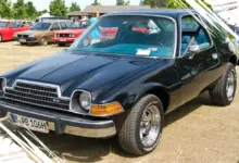 5 Mobil Era 80-an dengan Desain Paling Kurang Menarik yang Tak Ingin Kamu Kendarai Kini