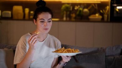 6 Makanan yang Sebaiknya Dihindari di Malam Hari Menurut Ahli, Catat Agar Tidur Nyenyak!