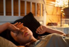 7 Makanan & Minuman yang Bisa Ganggu Kualitas Tidur dan Cara Menghindarinya