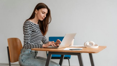 8 Dampak Negatif Duduk Terlalu Lama bagi Kesehatan yang Perlu Anda Waspadai