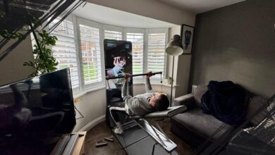 AEKE Hadirkan Cermin Fitness Raksasa yang Awalnya Konyol, Tapi Bikin Latihan Lebih Maksimal