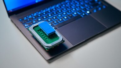 AMD Sindir Intel Panther Lake, Klaim Core Ultra X9 388H Tak Sebanding dengan Ryzen Strix Halo