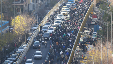 Aksi Massa Mencoba Masuk Gedung Pemerintah di Tengah Gelombang Unjuk Rasa Berlanjut