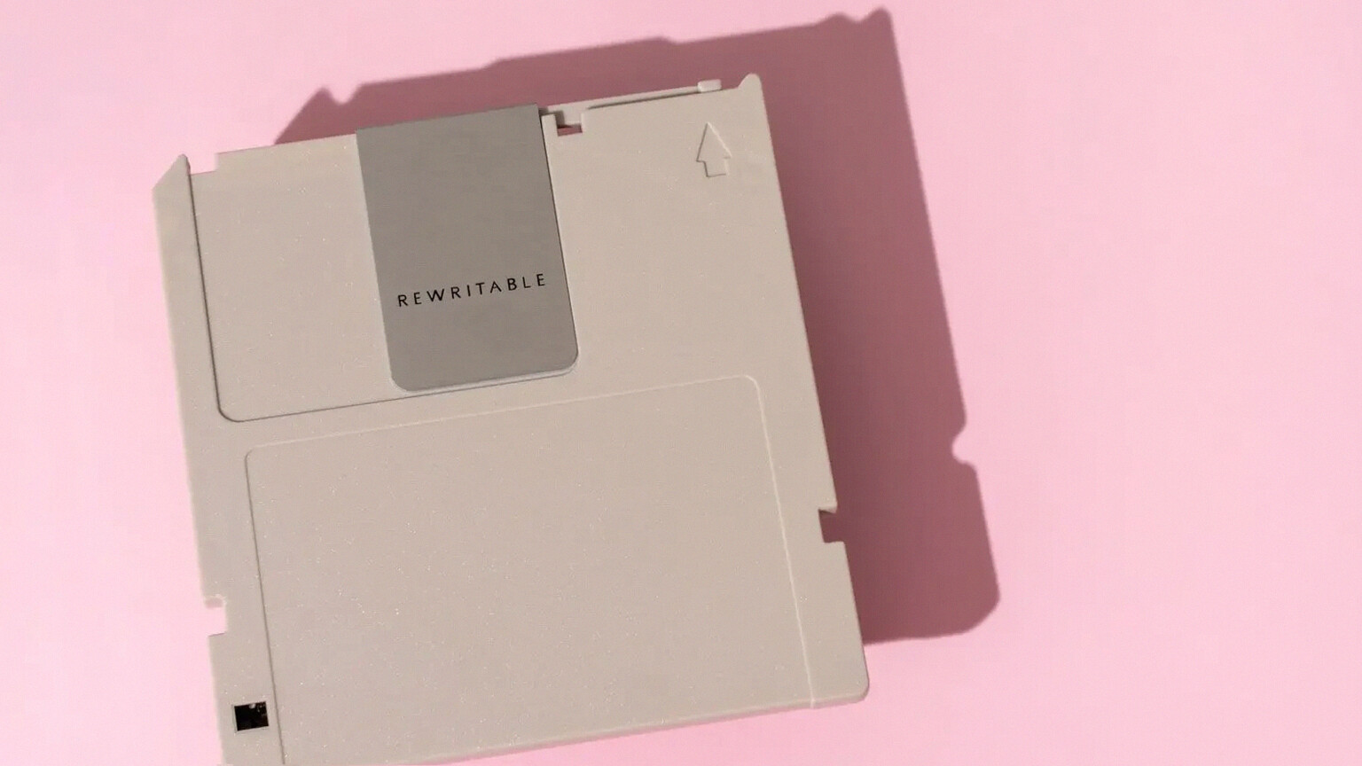 Ayah Kreatif Sulap Disket Jadi Remote TV Anak, Solusi Mudah Kontrol Tayangan Tanpa Layar Sentuh Ayah Kreatif Sulap Disket Jadi Remote TV Anak, Solusi Mudah Kontrol Tayangan Tanpa Layar Sentuh