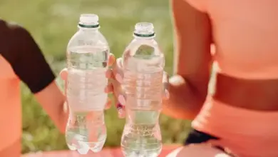 Bahaya Minum Air Botol Plastik: Risiko Masuknya Puluhan Ribu Partikel Mikroplastik