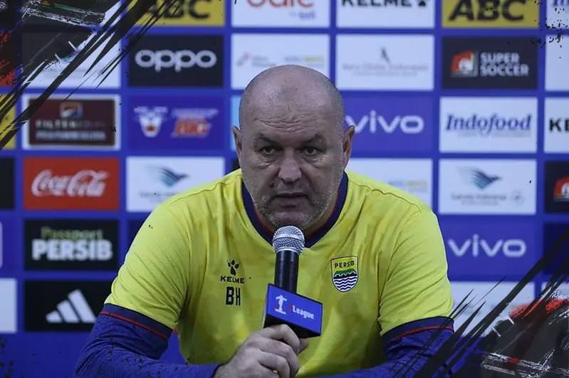 Bojan Hodak Ungkap Tekanan Berat yang Dihadapi Persib dari Berbagai Sisi