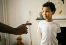 Bolehkah Orangtua Marah Saat Nilai Anak Jelek? Ini Penjelasan dan Solusi Bijaknya