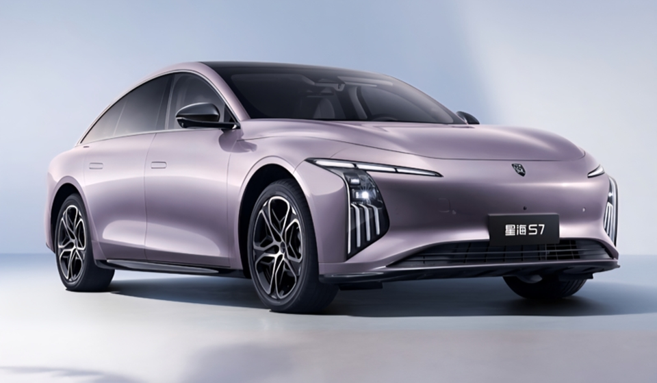 Bos Geely Soroti Kurang Kreatifitas dalam Desain Seragam Mobil Listrik Buatan Lokal