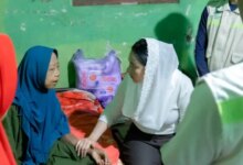 Bupati Brebes Langsung Datangi Rumah Warga Kurang Mampu dan Penyandang Disabilitas Berikan Bantuan Tahun Baru